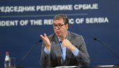 ВУЧИЋ СЕ ОБРАЋА У РОКУ ОД 24 САТА Петковић: У току су интензивни разговори председника са војним врхом