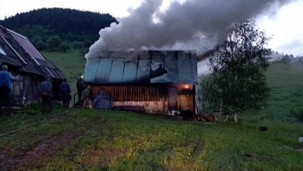 ГОРЕЛА ПОРОДИЧНА КУЋА НА КОСАНИЦИ: Почињена већа материјална штета ГОРЕЛА ПОРОДИЧНА КУЋА НА КОСАНИЦИ: Почињена већа материјална штета