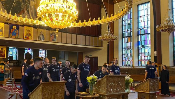 ПРЕКРСТИШ СЕ И ПОЧНЕШ: Одбојкаши Србије су овако закорачили у нове изазове у Холандији (ФОТО) ПРЕКРСТИШ СЕ И ПОЧНЕШ: Одбојкаши Србије су овако закорачили у нове изазове у Холандији (ФОТО)