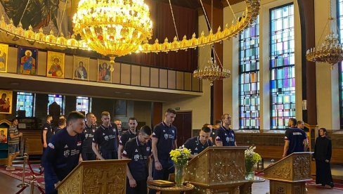 PREKRSTIŠ SE I POČNEŠ: Odbojkaši Srbije su ovako zakoračili u nove izazove u Holandiji (FOTO) PREKRSTIŠ SE I POČNEŠ: Odbojkaši Srbije su ovako zakoračili u nove izazove u Holandiji (FOTO)