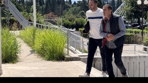 PETORKA PALA ZBOG ŠVERCA CIGARETA? Akcija specijalnih istražitelja, na meti duvanska mafija PETORKA PALA ZBOG ŠVERCA CIGARETA? Akcija specijalnih istražitelja, na meti duvanska mafija