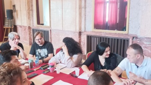 PRIPREMA SE BROD ZA LUTKE: Počele probe komada Milene Marković u niškom teatru PRIPREMA SE BROD ZA LUTKE: Počele probe komada Milene Marković u niškom teatru