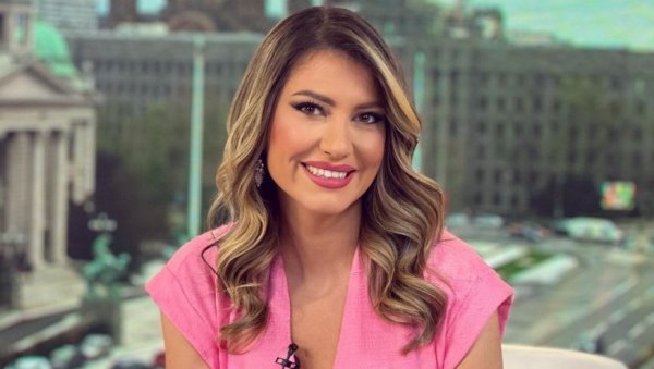 АНЂЕЛА ЂУРАШКОВИЋ МРЂА: Имала сам осећај да ћу извући добитну комбинацију, али волим и да уживам у трилерима и љубавним романима АНЂЕЛА ЂУРАШКОВИЋ МРЂА: Имала сам осећај да ћу извући добитну комбинацију, али волим и да уживам у трилерима и љубавним романима