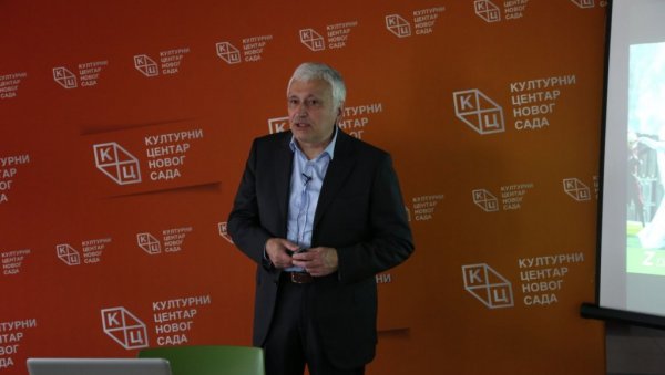 СКЛАДАН СУЖИВОТ ОД ДЕРБЕНТА ДО ПЕТЕРБУРГА: Политиколог Данило Копривица о три групе муслимана у Руској Федерацији (ВИДЕО) СКЛАДАН СУЖИВОТ ОД ДЕРБЕНТА ДО ПЕТЕРБУРГА: Политиколог Данило Копривица о три групе муслимана у Руској Федерацији (ВИДЕО)