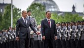 КИНА ЖЕЛИ ПОБОЉШАТИ ОДНОСЕ СА ЗАПАДОМ: Шолц и Ли Ћијанг данас о важним темама КИНА ЖЕЛИ ПОБОЉШАТИ ОДНОСЕ СА ЗАПАДОМ: Шолц и Ли Ћијанг данас о важним темама
