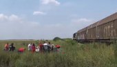 СУДАР ВОЗА И КОМБИЈА КОД ВЛАДИЧИНОГ ХАНА: Двоје повређених у несрећи на пружном прелазу СУДАР ВОЗА И КОМБИЈА КОД ВЛАДИЧИНОГ ХАНА: Двоје повређених у несрећи на пружном прелазу