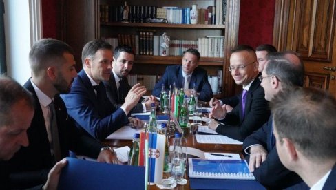 MALI RAZGOVARAO SA MAĐARSKIM KOLEGAMA: Veže nas jako, strateško partnerstvo i iskreno prijateljstvo (FOTO) MALI RAZGOVARAO SA MAĐARSKIM KOLEGAMA: Veže nas jako, strateško partnerstvo i iskreno prijateljstvo (FOTO)