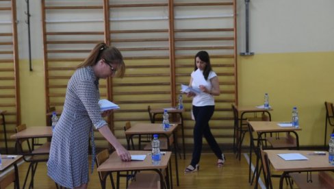 OPŠTINA VOŽDOVAC ORGANIZUJE BESPLATNU ONLAJN PRIPREMU ZA MALU MATURU> Prijave do kraja februara, nastava počinje 2.marta OPŠTINA VOŽDOVAC ORGANIZUJE BESPLATNU ONLAJN PRIPREMU ZA MALU MATURU> Prijave do kraja februara, nastava počinje 2.marta
