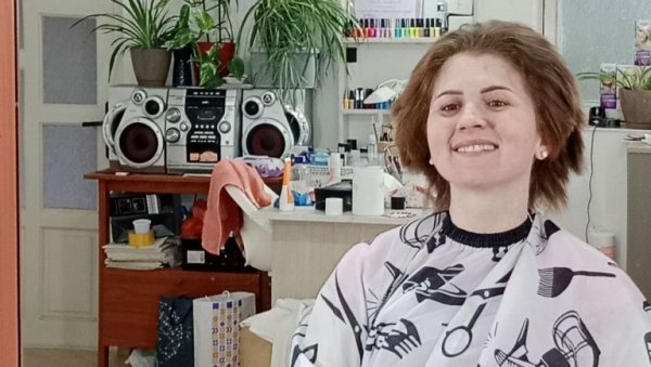 ПОСЛАЛА ИМ КОСУ И ЖЕЉЕ ДА ОЗДРАВЕ: Донација Надице Стошић, из Врања, оболелим малишанима ПОСЛАЛА ИМ КОСУ И ЖЕЉЕ ДА ОЗДРАВЕ: Донација Надице Стошић, из Врања, оболелим малишанима