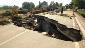 POPRAVKE PREMA PLANU: Kraljevčani obnavljaju oštećenu saobraćajnu infrastrukturu (FOTO) POPRAVKE PREMA PLANU: Kraljevčani obnavljaju oštećenu saobraćajnu infrastrukturu (FOTO)