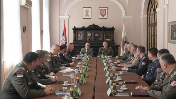 МИНИСТАР ВУЧЕВИЋ СА БУДУЋИМ ИЗАСЛАНИЦИМА ОДБРАНЕ: Достојно представљајте своју земљу и штитите њене интересе (ФОТО) МИНИСТАР ВУЧЕВИЋ СА БУДУЋИМ ИЗАСЛАНИЦИМА ОДБРАНЕ: Достојно представљајте своју земљу и штитите њене интересе (ФОТО)