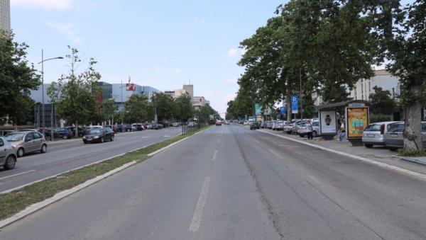 БУЛЕВАР ОСЛОБОЂЕЊА ДОБИЈА НОВО „РУХО“: Радови у Новом Саду, обнова коловоза без затварања саобраћаја БУЛЕВАР ОСЛОБОЂЕЊА ДОБИЈА НОВО „РУХО“: Радови у Новом Саду, обнова коловоза без затварања саобраћаја