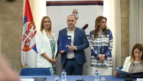 ЗАХВАЉУЈУЋИ КОМЕСАРИЈАТУ: Помоћ за избегличке породице у Сомбору ЗАХВАЉУЈУЋИ КОМЕСАРИЈАТУ: Помоћ за избегличке породице у Сомбору