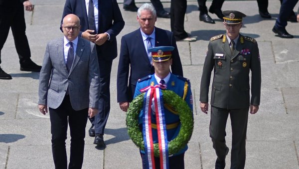 ОДАЈЕМО ПОЧАСТ У ИМЕ КУБАНСКОГ НАРОДА: Председник Бермудес положио венац на Споменик незнаном јунаку на Авали (ФОТО)