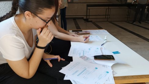 NEKI TRAŽE UPIS BEZ PRIJEMNOG: Prosvetne vlasti poručuju da će konkurs za prijem novih akademaca biti kada se završi školska godina