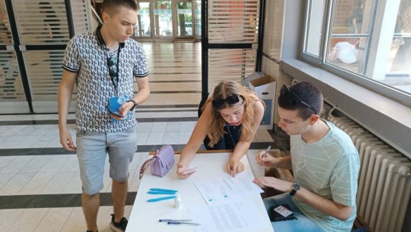 ДРУГА ШАНСА ЗА ИНДЕКС: Почиње други уписни рок, ево колико и где има слободних места ДРУГА ШАНСА ЗА ИНДЕКС: Почиње други уписни рок, ево колико и где има слободних места