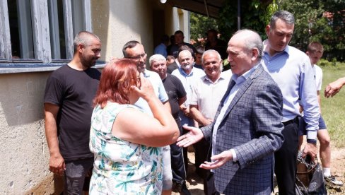 MINISTAR KRKOBABIĆ POSETIO REKOVAC: Moramo da delujemo preventivno MINISTAR KRKOBABIĆ POSETIO REKOVAC: Moramo da delujemo preventivno