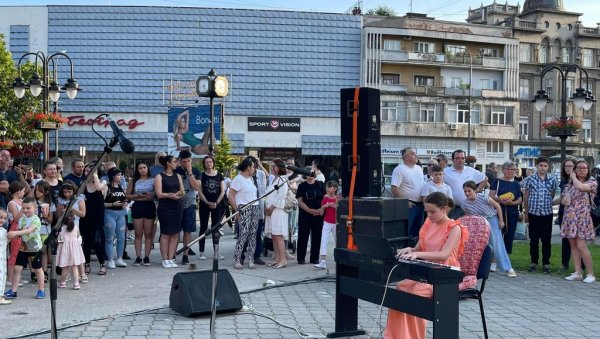 СВЕТСKИ ДАН МУЗИKЕ: Kонцерти на отвореном у Зајечару и Неготину (ФОТО) СВЕТСKИ ДАН МУЗИKЕ: Kонцерти на отвореном у Зајечару и Неготину (ФОТО)