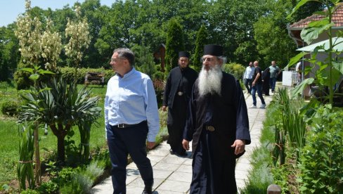 UZ NAROD I SPC: Opština Svilajnac pomaže manastirima (FOTO) UZ NAROD I SPC: Opština Svilajnac pomaže manastirima (FOTO)