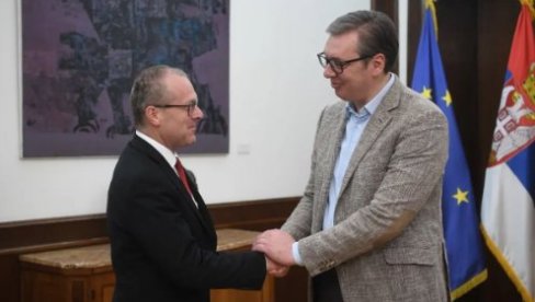 VREME JE DA SE SNAŽNO USMERIMO NA KVALITET ZDRAVSTVENE ZAŠTITE: Predsednik Vučić sa dr Hansom Klugeom iz SZO (FOTO) VREME JE DA SE SNAŽNO USMERIMO NA KVALITET ZDRAVSTVENE ZAŠTITE: Predsednik Vučić sa dr Hansom Klugeom iz SZO (FOTO)