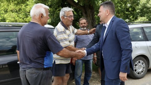 NAKON POPLAVA: Ministar Jovanović u poseti Gradskoj opštini Lazarevac NAKON POPLAVA: Ministar Jovanović u poseti Gradskoj opštini Lazarevac