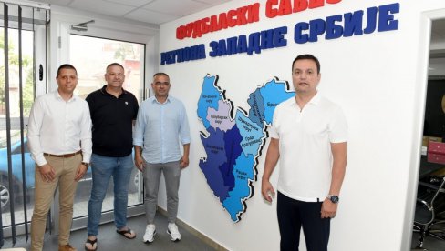 NOVO LICE FSR ZAPADNE SRBIJE: U Kragujevcu otvoren administrativni centar najvećeg fudbalskog regiona (VIDEO) NOVO LICE FSR ZAPADNE SRBIJE: U Kragujevcu otvoren administrativni centar najvećeg fudbalskog regiona (VIDEO)