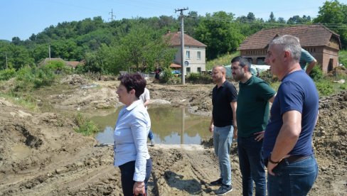 POSLE NEZAPAMĆENIH POPLAVA: Svilajnac očekuje pomoć tri ministarstva (FOTO)