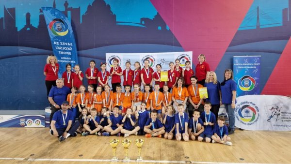 ДАН ЗА ПАМЋЕЊЕ: Зрењанин угостио најмлађе спортисте Србије ДАН ЗА ПАМЋЕЊЕ: Зрењанин угостио најмлађе спортисте Србије