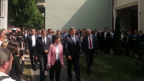 ЗА БОЉЕ ОДНОСЕ ДВЕ ЗЕМЉЕ: Андреј Пленковић, доласком у Суботицу, први пут званично посетио Србију ЗА БОЉЕ ОДНОСЕ ДВЕ ЗЕМЉЕ: Андреј Пленковић, доласком у Суботицу, први пут званично посетио Србију
