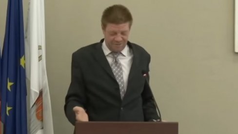 JOJ, DA MI JE SAD MLADU PLAVU... Odbornik traži otvaranje javne kuće - Ja bih prvi poša (VIDEO) JOJ, DA MI JE SAD MLADU PLAVU... Odbornik traži otvaranje javne kuće - Ja bih prvi poša (VIDEO)