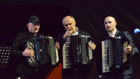 ČUVARI SRPSKOG MELOSA: Objavljen program Festivala Zlatne harmonike Kraljeva ČUVARI SRPSKOG MELOSA: Objavljen program Festivala Zlatne harmonike Kraljeva