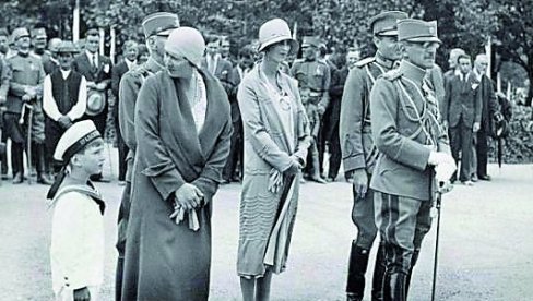 SVE JE SKUPO, SAMO KRALJEVA GLAVA JEFTINA: Italijanska obaveštajna služba i ubistvo jugoslovenskog suverena SVE JE SKUPO, SAMO KRALJEVA GLAVA JEFTINA: Italijanska obaveštajna služba i ubistvo jugoslovenskog suverena