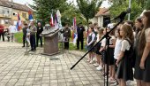 ДАН РАТНИХ ВЕТЕРАНА У ПАРАЋИНУ: Положени венци на споменик борцима страдалим у ратовима 1990-1999. (ФОТО)