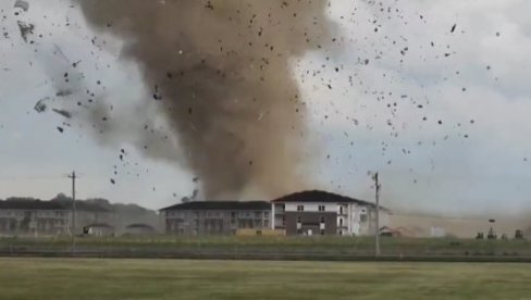 УПОЗОРЕЊЕ КЛИМАТОЛОГА КОЈЕ ВАМ СЕ НЕЋЕ ДОПАСТИ: Да ли Србији прети опасност од торнада? УПОЗОРЕЊЕ КЛИМАТОЛОГА КОЈЕ ВАМ СЕ НЕЋЕ ДОПАСТИ: Да ли Србији прети опасност од торнада?