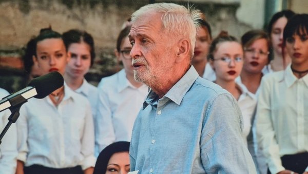 СЛОБОДАН ЗУБАНОВИЋ БЕСЕДИЋЕ О БРАНКУ: У Сремским Карловцима 52. манифестација у част вечитог младића српске поезије СЛОБОДАН ЗУБАНОВИЋ БЕСЕДИЋЕ О БРАНКУ: У Сремским Карловцима 52. манифестација у част вечитог младића српске поезије