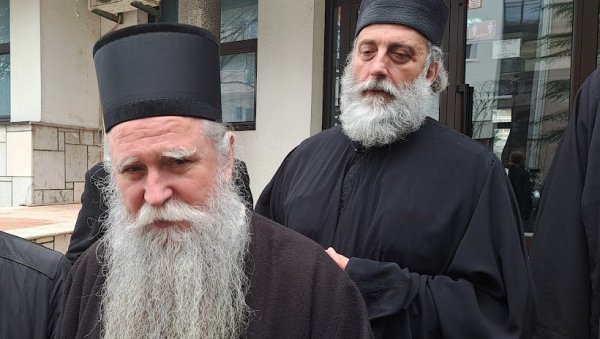 „ЦРНОГОРСКЕ ВЛАСТИ СЕ ОДРЕКЛЕ МЕТОХИЈЕ“: Митрополит Јоаникије на скупу у Подгорици „ЦРНОГОРСКЕ ВЛАСТИ СЕ ОДРЕКЛЕ МЕТОХИЈЕ“: Митрополит Јоаникије на скупу у Подгорици