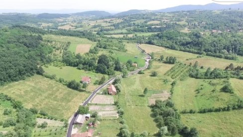 REKOVČANI SANIRAJU PUTEVE I VODOTOKOVE: Radovi u toku (FOTO) REKOVČANI SANIRAJU PUTEVE I VODOTOKOVE: Radovi u toku (FOTO)