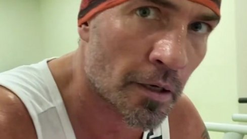 RUSIJA ZATEČENA: Legendi odsekli stopala i nekoliko prstiju šake, nedavno ga živog sahranili - a evo šta je uradio danas (VIDEO) RUSIJA ZATEČENA: Legendi odsekli stopala i nekoliko prstiju šake, nedavno ga živog sahranili - a evo šta je uradio danas (VIDEO)