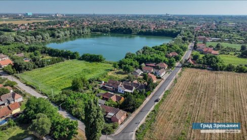 KILOMETAR NOVOG ASFALTA U MUŽLJI: Radovi kod Zrenjanina (FOTO) KILOMETAR NOVOG ASFALTA U MUŽLJI: Radovi kod Zrenjanina (FOTO)
