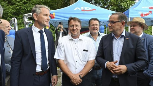 USPON DESNICE U NEMAČKOJ: Vladajućoj koaliciji iz Berlina iz meseca u mesec opada popularnost kod građana USPON DESNICE U NEMAČKOJ: Vladajućoj koaliciji iz Berlina iz meseca u mesec opada popularnost kod građana
