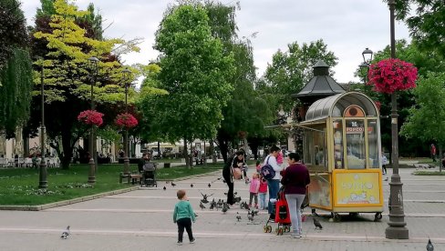 LJUBAVNI BAZAR U VRŠCU: Prodajni štandovi na Gradskom trgu 13. i 14. februara