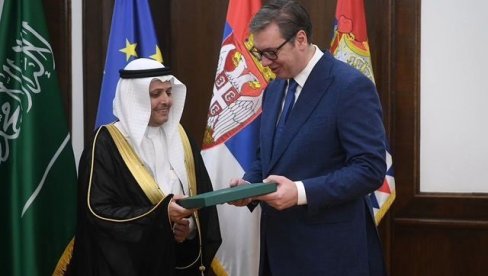 VUČIĆ PRIMIO POZIV KRALJA DA POSETI SAUDIJSKU ARABIJU: Saradnja naše dve zemlje ima veliki potencijal VUČIĆ PRIMIO POZIV KRALJA DA POSETI SAUDIJSKU ARABIJU: Saradnja naše dve zemlje ima veliki potencijal