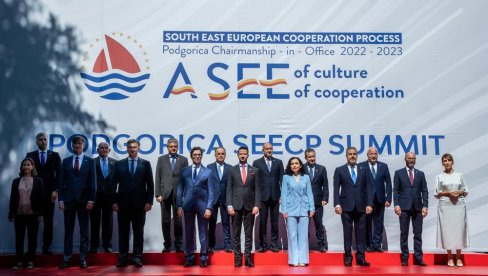NATO KORAK KA PRISTUPANJU EU Samit procesa saradnje u jugoistočnoj Evropi NATO KORAK KA PRISTUPANJU EU Samit procesa saradnje u jugoistočnoj Evropi
