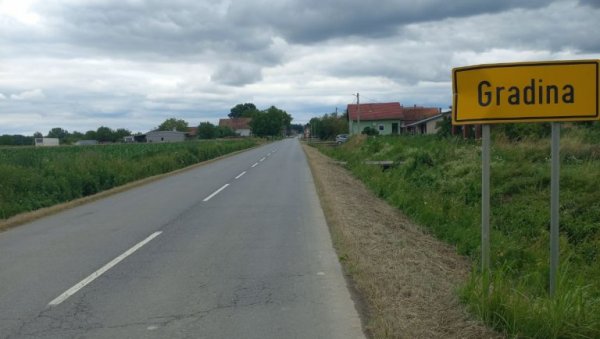 СОЛУНЦИ ГРАДИЛИ, ТУЂМАН ИЗБРИСАО: Српско село Нова Градина код Вировитице настало пре 100 година, а нестало пре 30 СОЛУНЦИ ГРАДИЛИ, ТУЂМАН ИЗБРИСАО: Српско село Нова Градина код Вировитице настало пре 100 година, а нестало пре 30