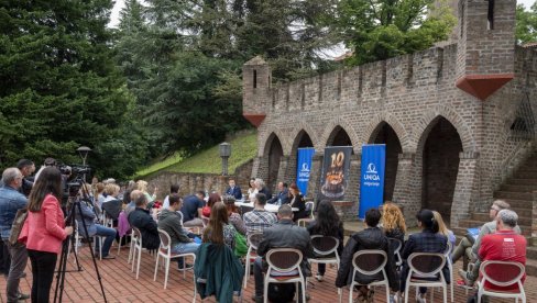 BOGOJAVLJENSKA NOĆ OTVARA ŠEKSPIR FESTIVAL: U Čortanovcima, od 29.juna do 5.jula, predstave posvećene engleskom klasiku