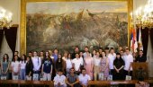 СОМБОР ИМА ЧИМЕ ДА СЕ ПОНОСИ: Свечани пријем за ђаке
