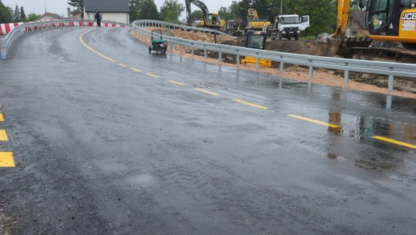 МАГИСТРАЛА ОПЕТ ПРОХОДНА: Завршена изградња девијације код моста у Адранима МАГИСТРАЛА ОПЕТ ПРОХОДНА: Завршена изградња девијације код моста у Адранима
