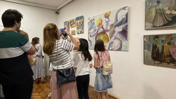 ХИМЕРЕ У ПОЗОРИШНОМ МУЗЕЈУ: Изложба слика и скулптура отворена у зајечарској Уметничкој галерији ХИМЕРЕ У ПОЗОРИШНОМ МУЗЕЈУ: Изложба слика и скулптура отворена у зајечарској Уметничкој галерији