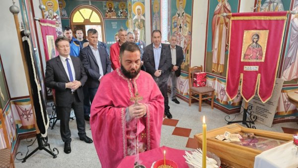 SLUŽEN PARASTOS ZA BORCE: У Горњој Трнови, код Угљевика SLUŽEN PARASTOS ZA BORCE: У Горњој Трнови, код Угљевика