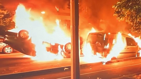 FRANCUZI IMAJU POVERENJE U POLICIJU: Tražili uvođenje policijskog časa FRANCUZI IMAJU POVERENJE U POLICIJU: Tražili uvođenje policijskog časa